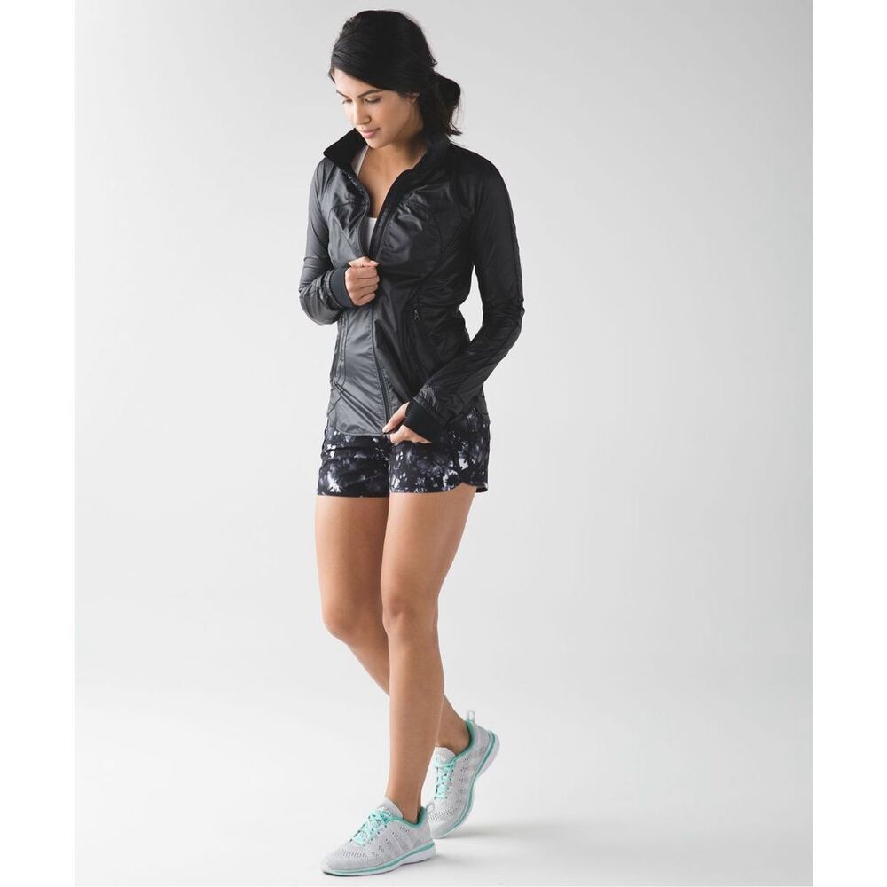 Lululemon Run Times Short 4” In Dusk Dye White Black Size 4